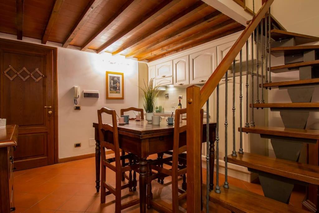 Demedici Apt W/ 2Br 1' Walk Uffizi & Ponte Vecchio Apartment ฟลอเรนซ์ ภายนอก รูปภาพ
